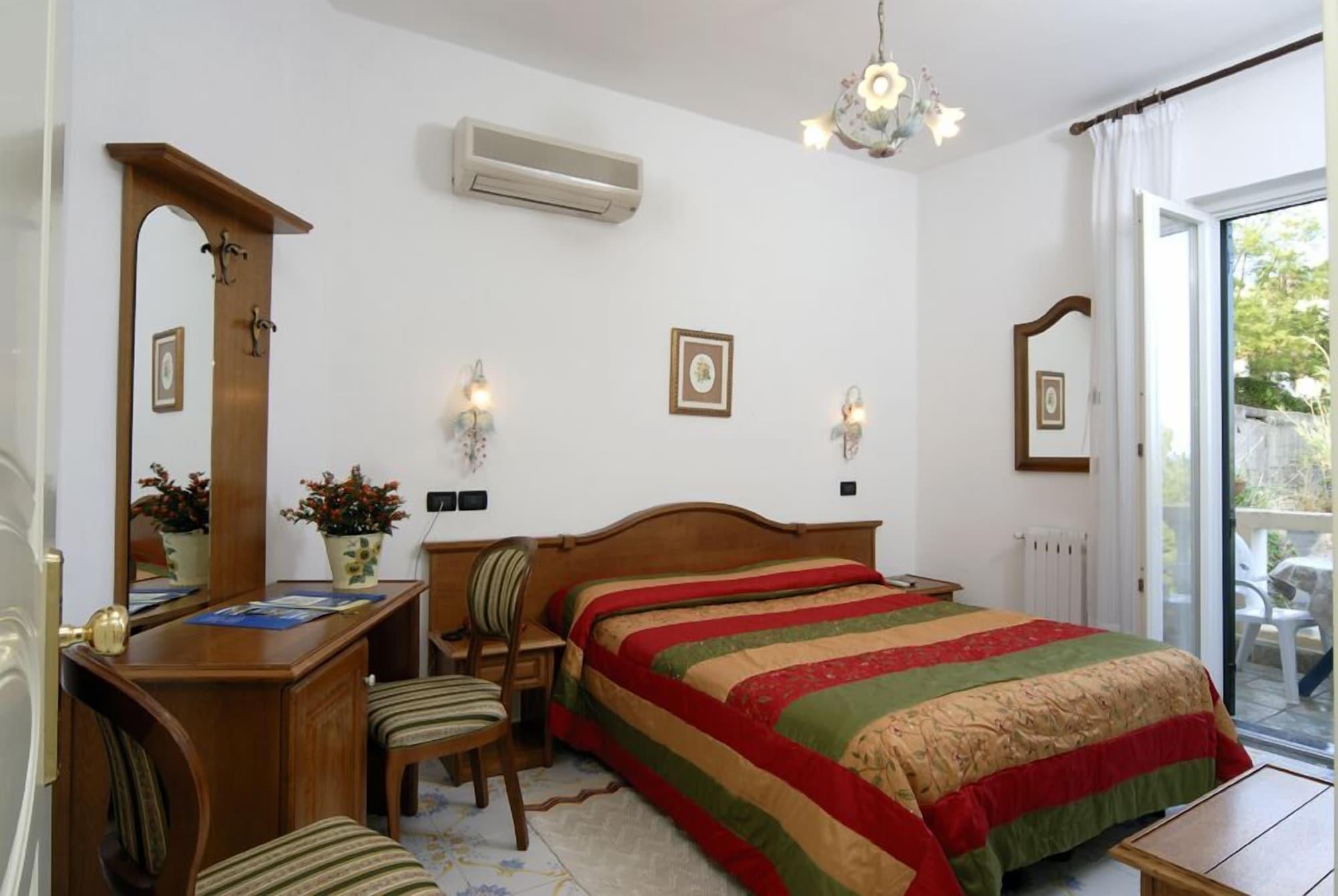 Hotel Giardino Delle Ninfe E La Fenice Ischia Exteriör bild