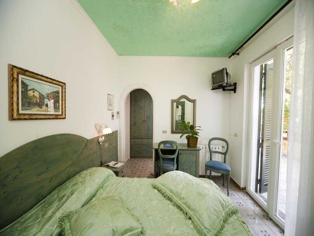 Hotel Giardino Delle Ninfe E La Fenice Ischia Exteriör bild